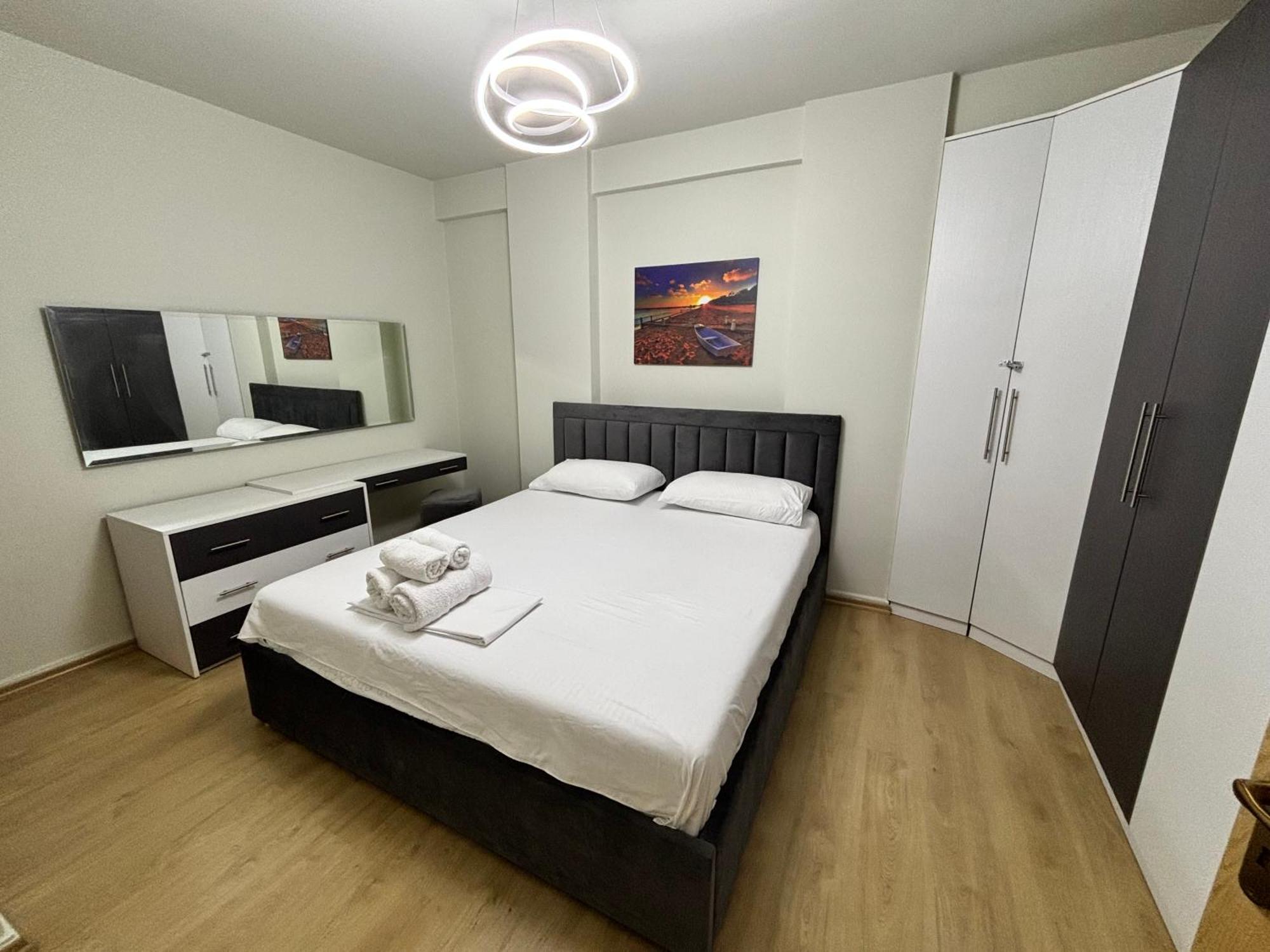 Edi'S Apartament Tirana Kültér fotó