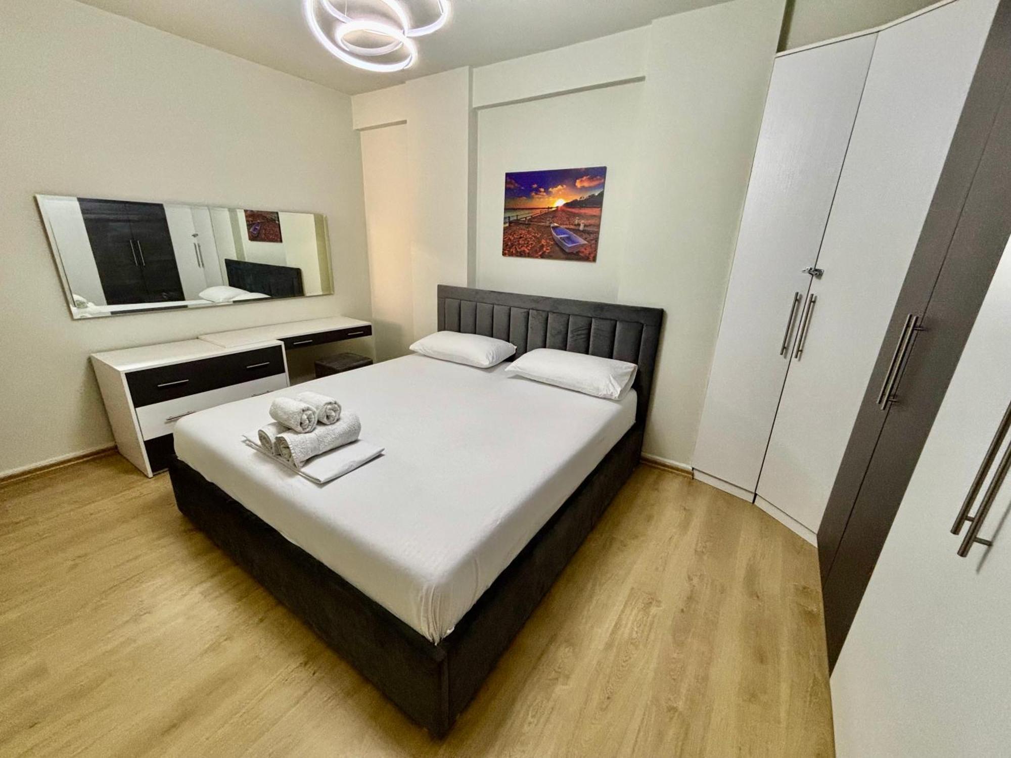 Edi'S Apartament Tirana Kültér fotó