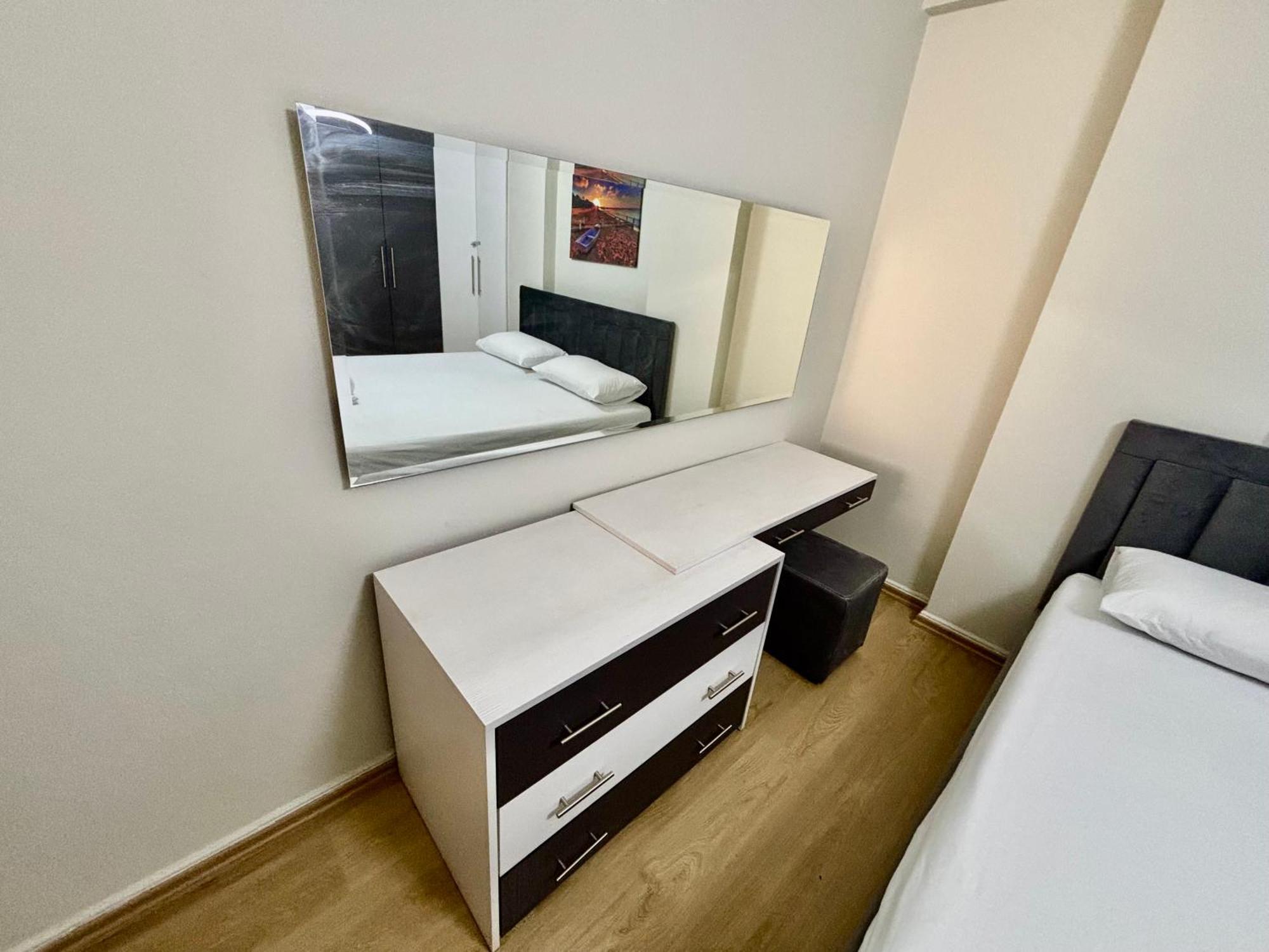 Edi'S Apartament Tirana Kültér fotó